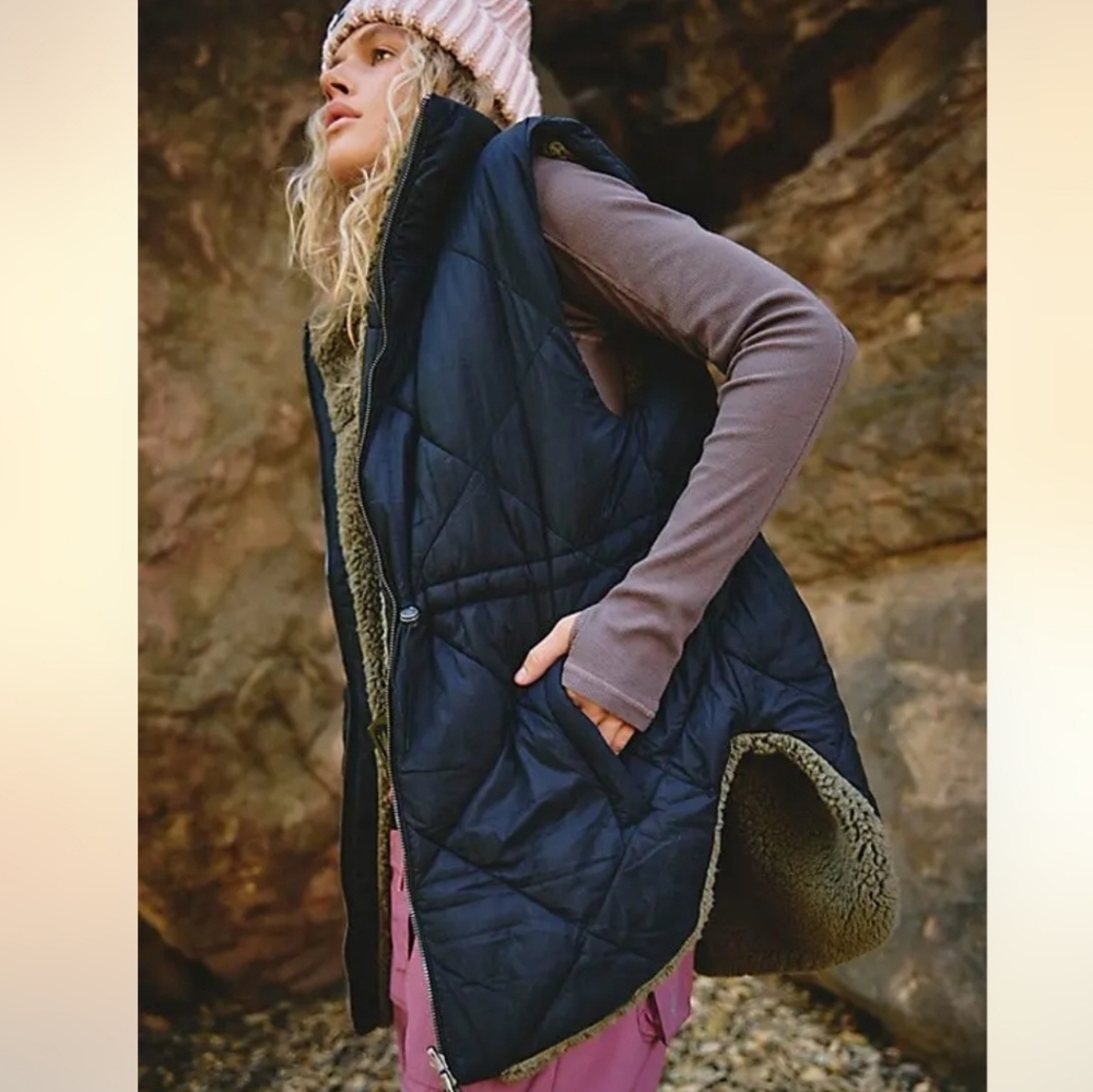 Free People Movement Venture On Vest Reversible Puffer Sherpa Green Black - Picture 4 of 16